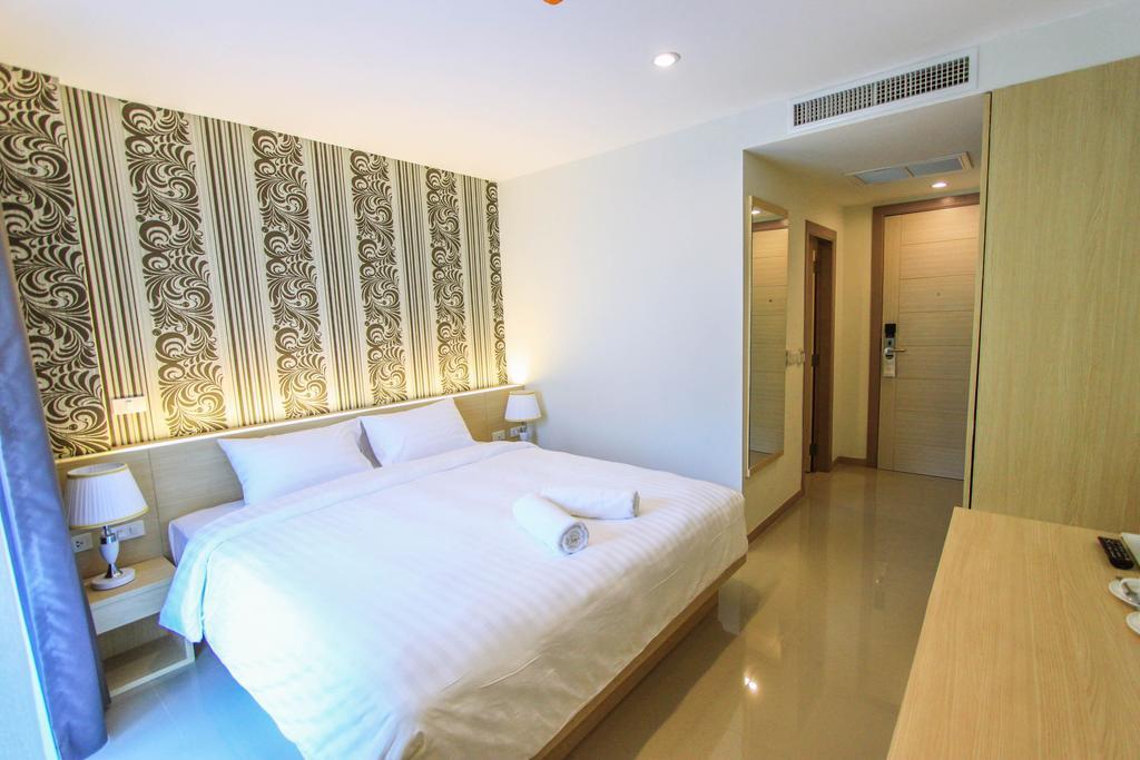 Ocean And Ole Patong Hotel Room photo