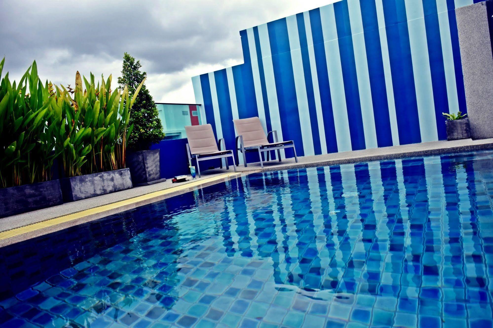 Ocean And Ole Patong Hotel Exterior photo